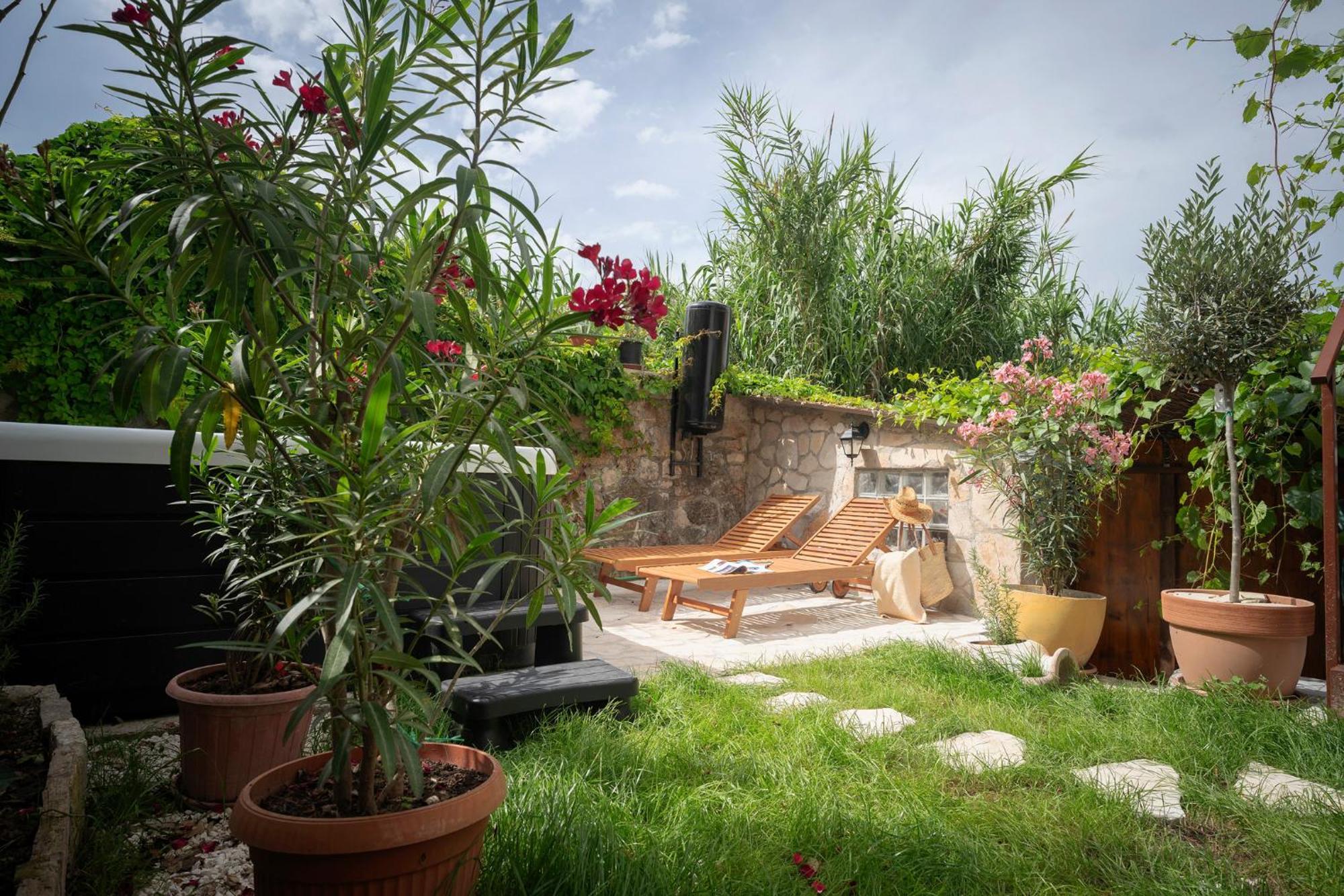 Holiday Home Skala With Hot Tub & Kala With Terrace Pitve 외부 사진