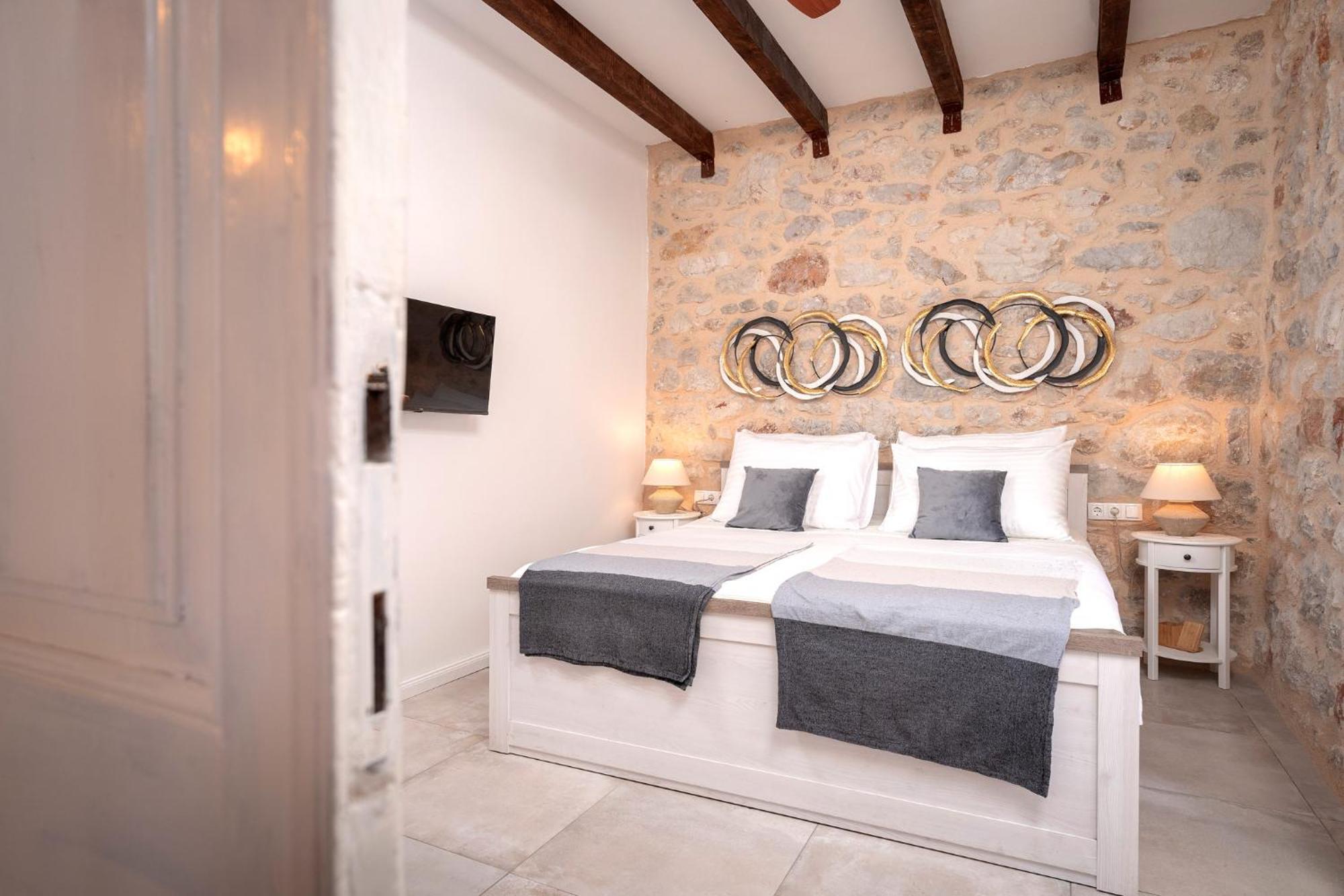 Holiday Home Skala With Hot Tub & Kala With Terrace Pitve 외부 사진