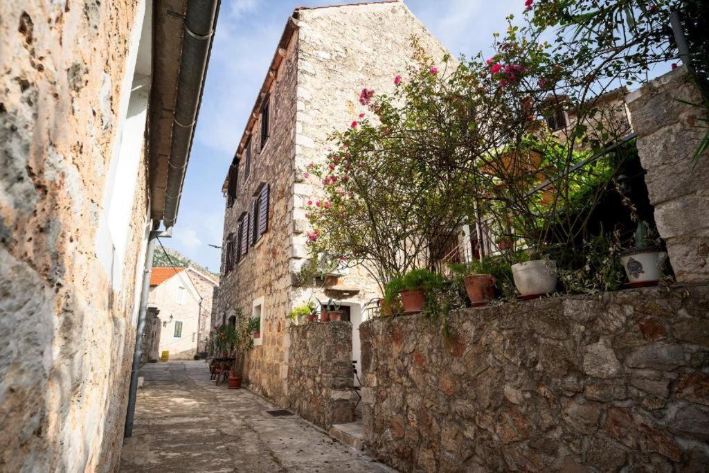 Holiday Home Skala With Hot Tub & Kala With Terrace Pitve 외부 사진
