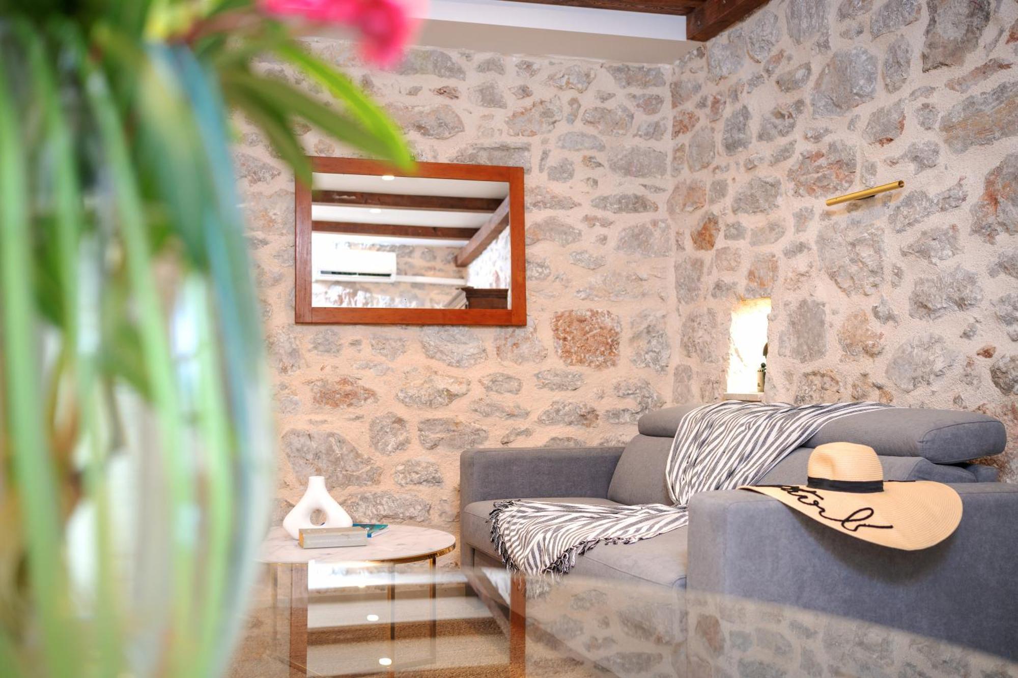 Holiday Home Skala With Hot Tub & Kala With Terrace Pitve 외부 사진