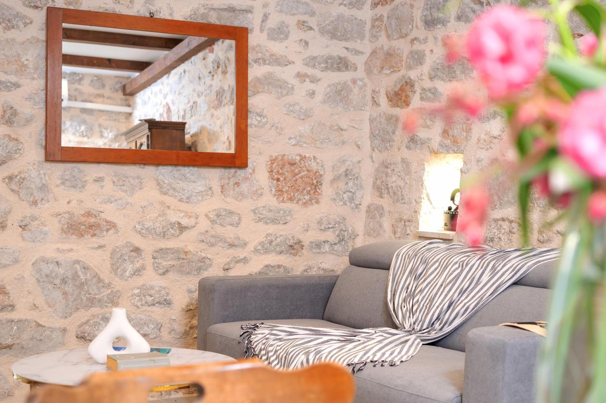 Holiday Home Skala With Hot Tub & Kala With Terrace Pitve 외부 사진