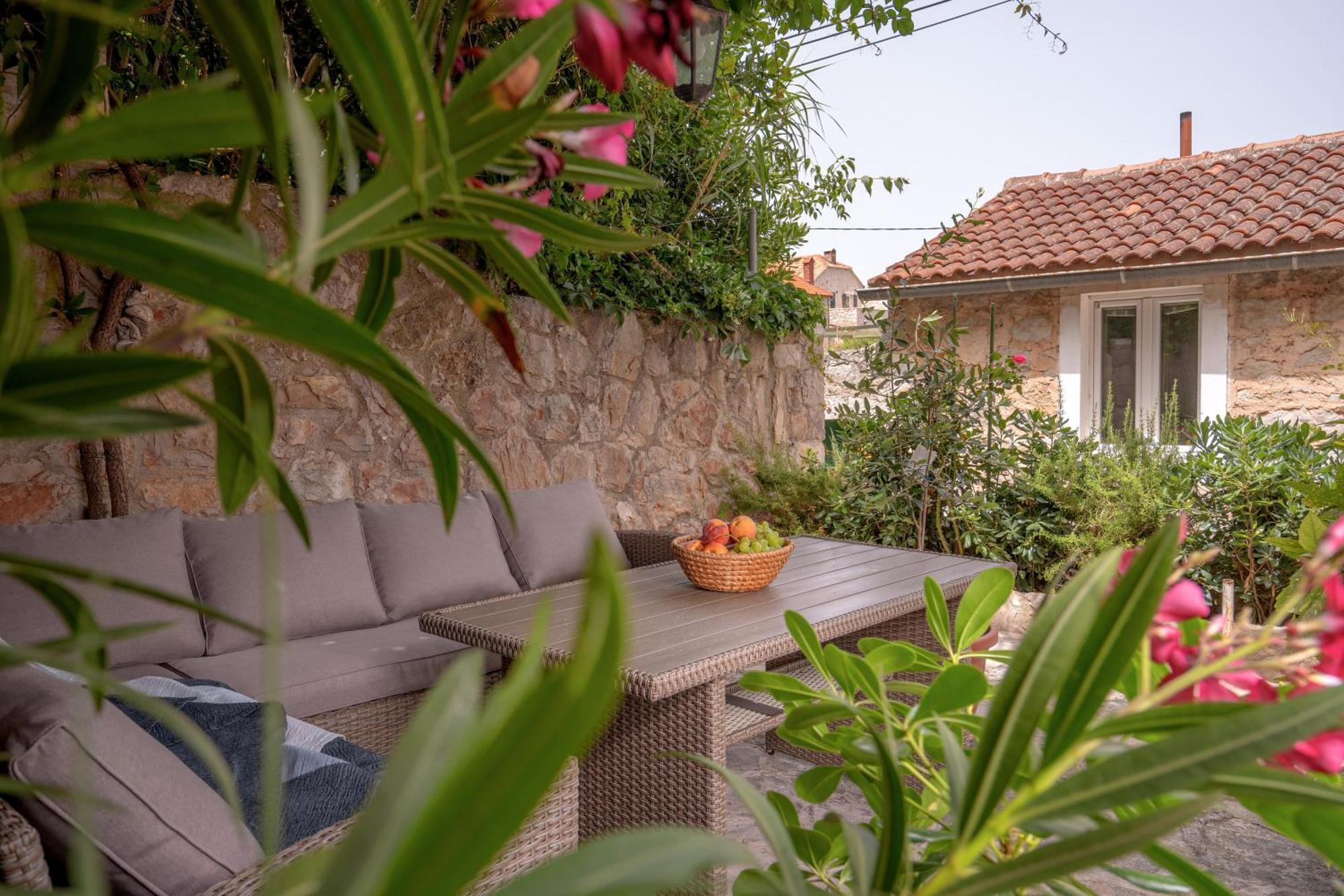 Holiday Home Skala With Hot Tub & Kala With Terrace Pitve 외부 사진